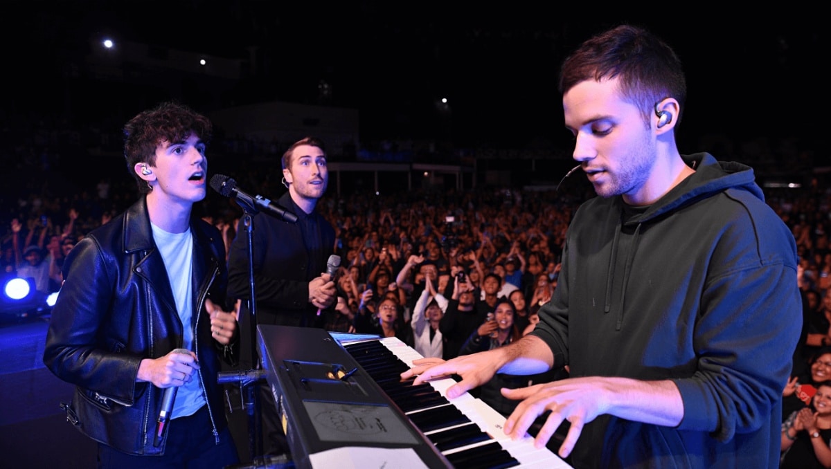 Watch The 1975 Frontman Matty Healy and Mk.gee Surprise Fans by Joining Dijon on Stage in LA