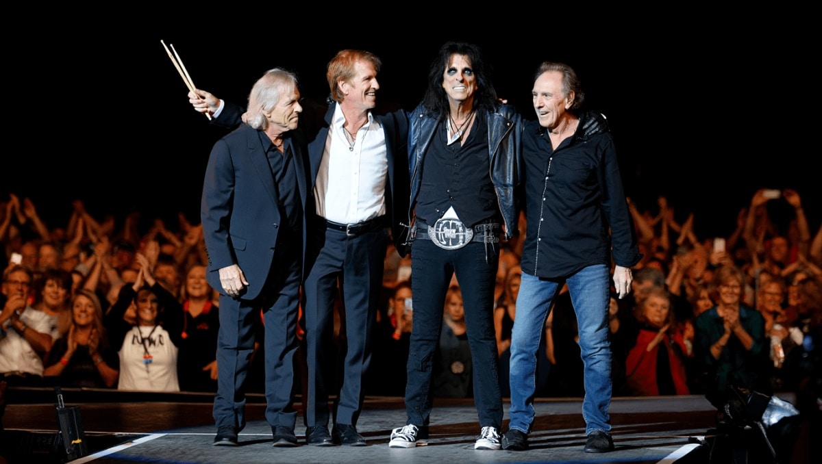 Alice Cooper Reunited With His Original Bandmates to Play Some Songs at His 2025 ‘Christmas Pudding’ Charity Concert