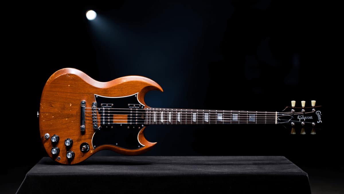 A Guitar That Metallica’s Kirk Hammett Played During Ozzy Osbourne and Black Sabbath’s Final Concert Is Being Auctioned Off