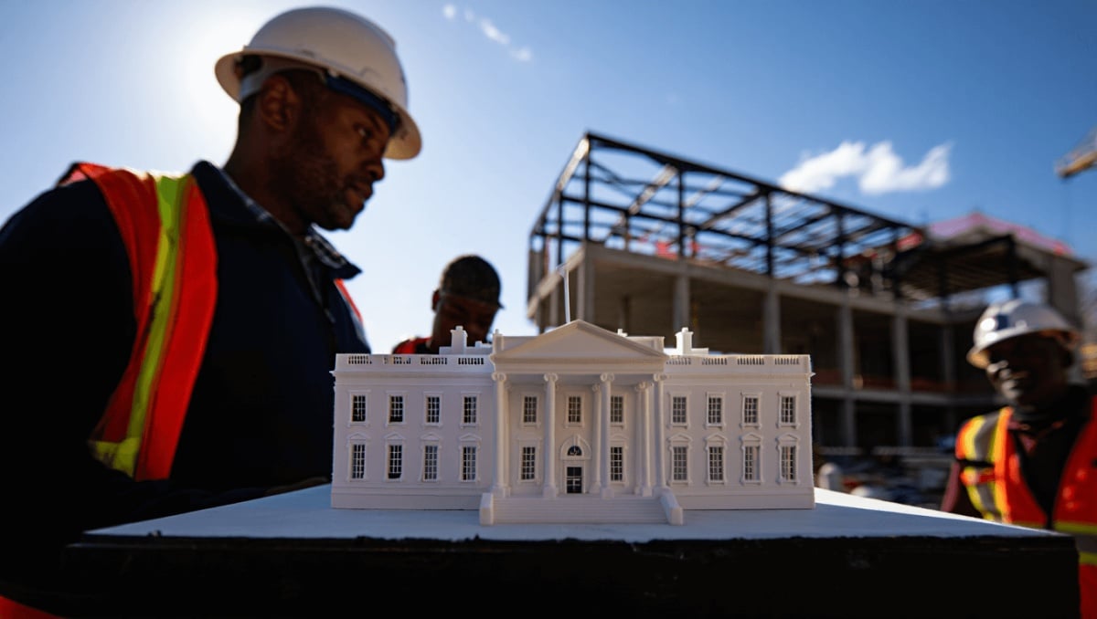 This Model Photo Of The White House Vs. The New Ballroom Is Going Viral Because It's Huge
