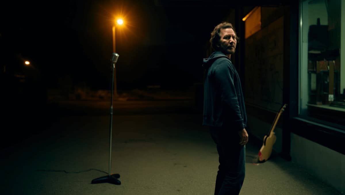 A ‘Pretty Intense Stalker Problem’ Kept Eddie Vedder From Performing on Pearl Jam’s 1995 Collab Album With Neil Young