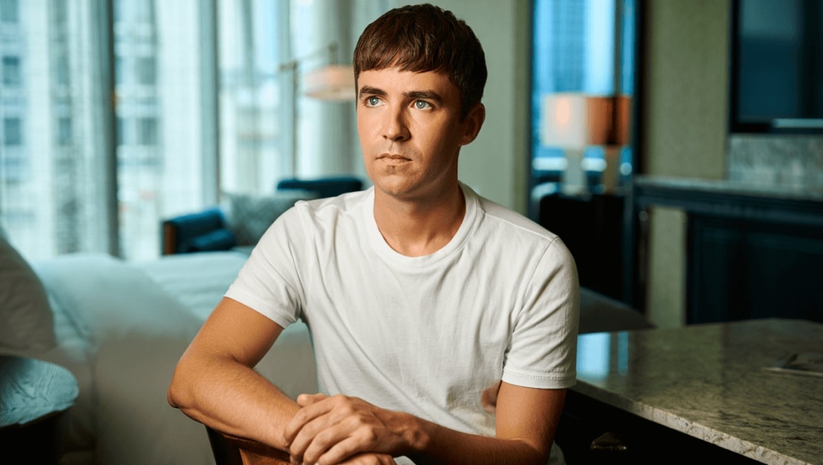 Oasis Keyboardist Notes Band’s ‘Average’ Appeal in Spite of ‘Five-Star’ Touring Life