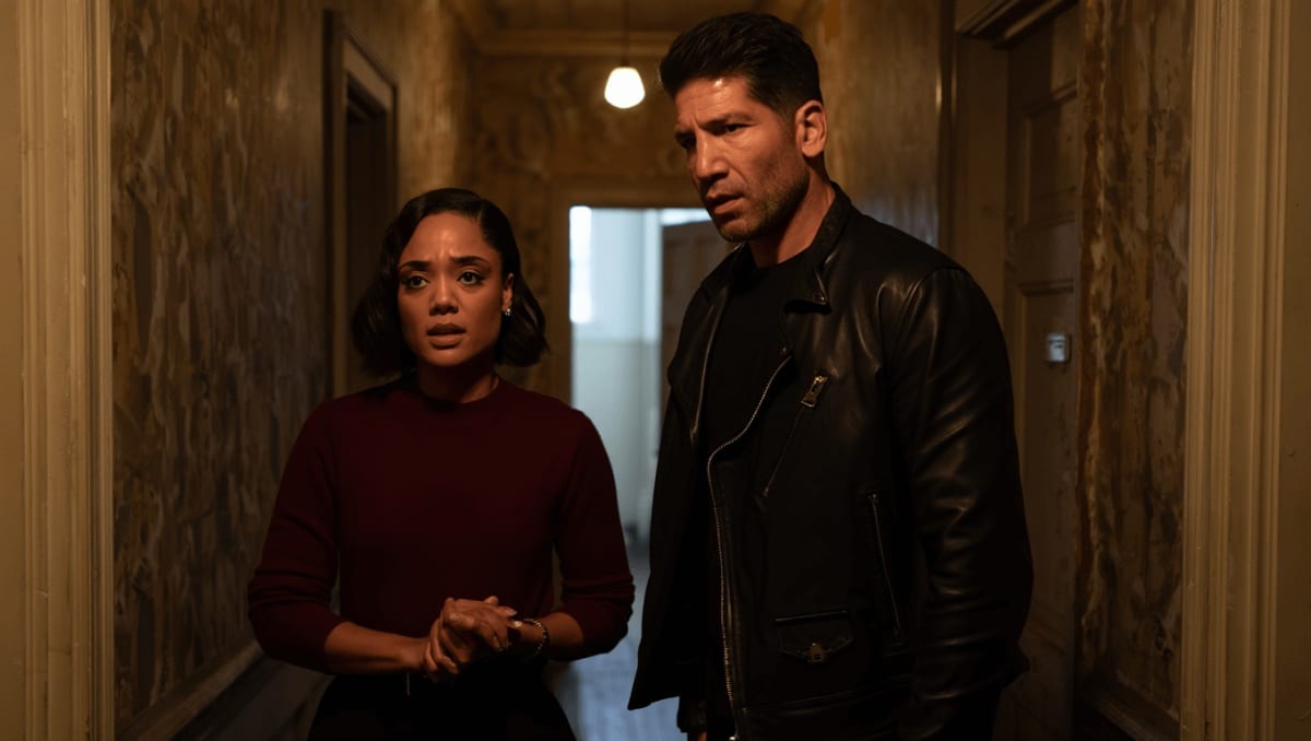 (L to R) Jon Bernthal as Detective Jack Harper and Tessa Thompson as Anna in Episode #101 of His & Hers.