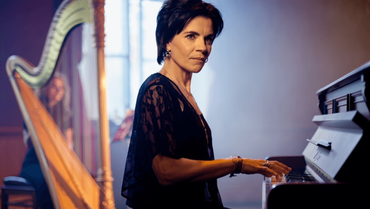Watch: Dolores O’Riordan Turns This Fleetwood Mac Song Into a ‘Linger’-esque Cranberries Track