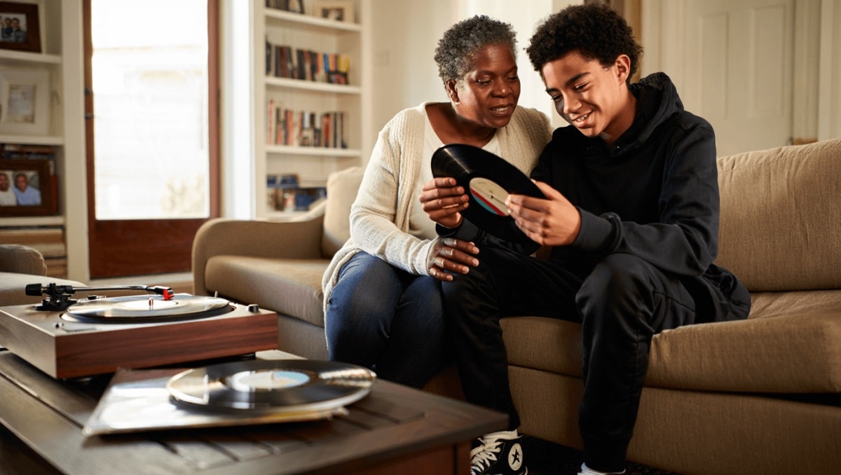 4 90s Hip-Hop Songs Parents Should Show Their Teens