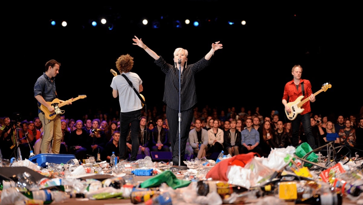 WATCH: Garbage Covered ‘Lovesong’ by The Cure at Teenage Cancer Trust Benefit Show