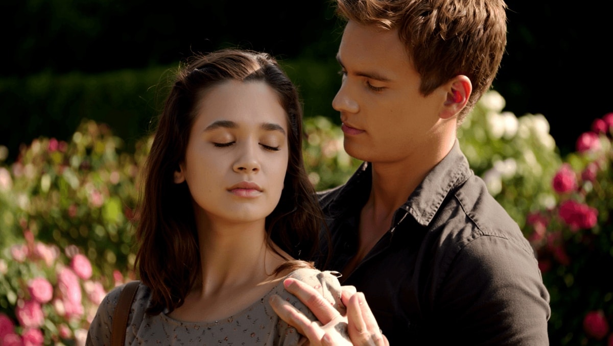 3 R&B Songs That Feel Like the Perfect First Kiss