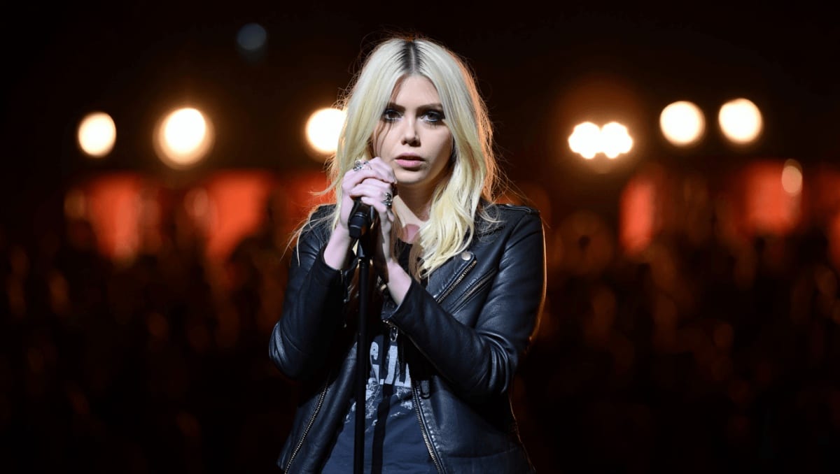 the pretty reckless tour
