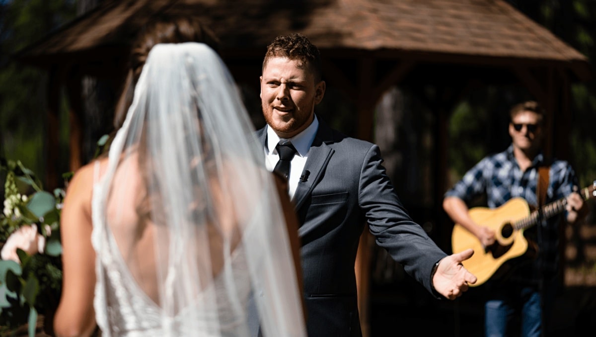 3 Grunge Songs to Play at Your Wedding