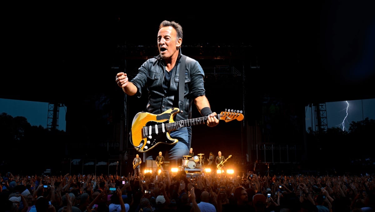 Legendary Rocker Gets Famous Family Support at Epic Comeback Concert