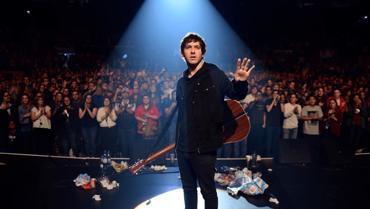 Will Noah Kahan Ever Catch a Break From This Gross Trend Happening at His Concerts?
