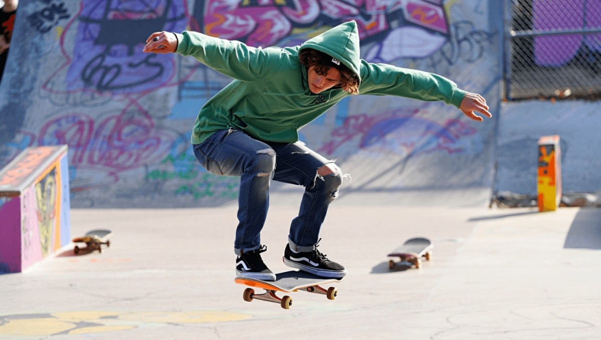 4 Pop Punk Anthems of the Late 90s and Early 2000s That Made You Believe You Could Learn to Skateboard