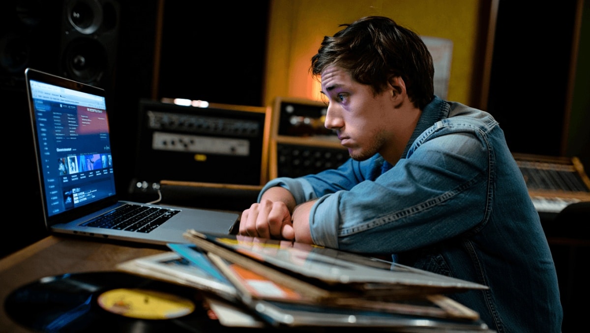 Streaming Didn’t Kill Albums, It Killed Discovery: Behind the Death of Musical Curiosity