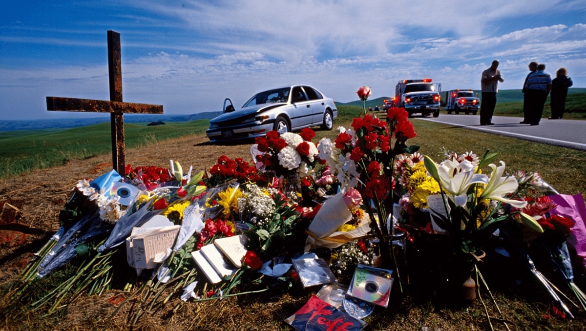 On This Day in 1997: Two Weezer Superfans Died in a Tragic Car Accident, Sparking a Wave of Tribute Songs