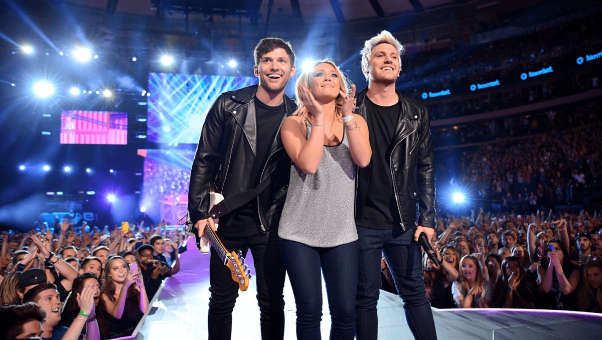 2000s Nostalgia Overload: Hilary Duff Brings Good Charlotte on Stage at Madison Square Garden