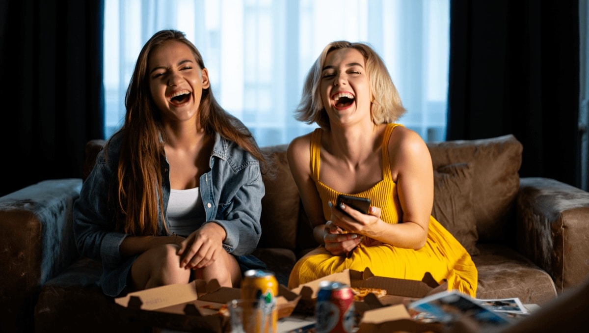 3 Millennial Anthems That Make You Think of Your Best Friend
