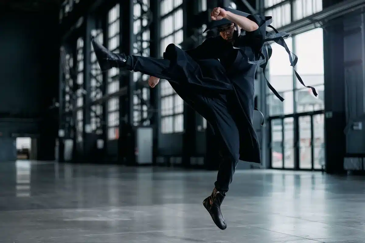 Fast-paced action with figures in motion and physical comedy