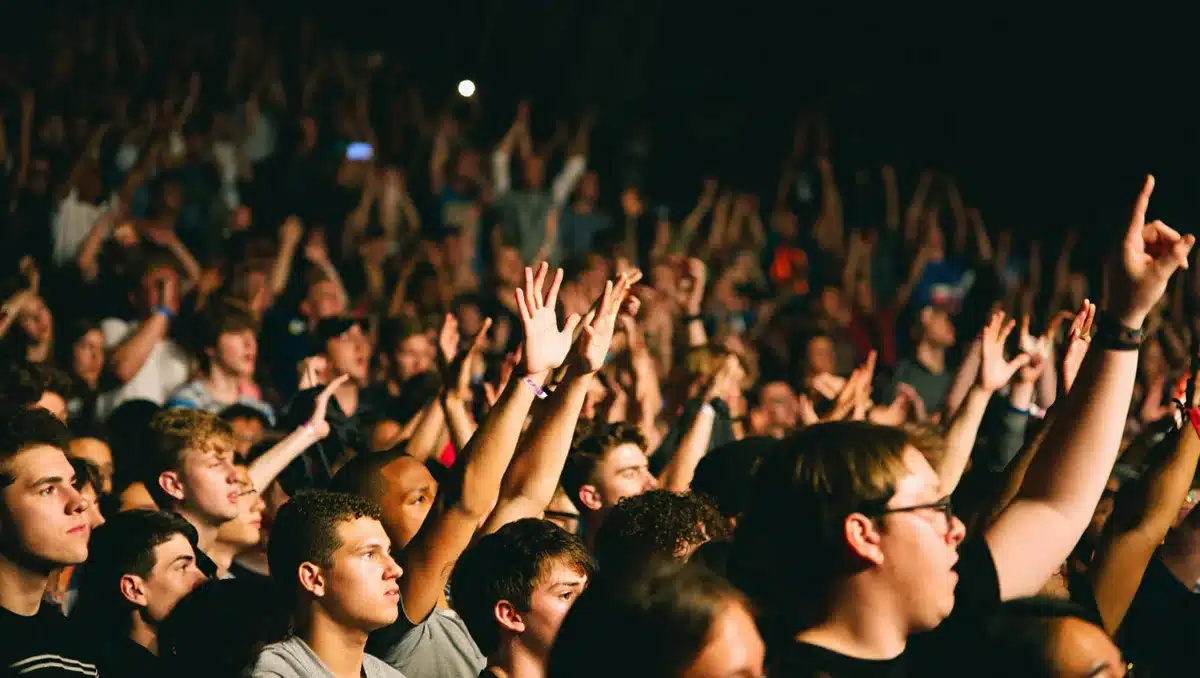 Artists push back in different ways — Some creators accept the reality and adapt. They design moments in songs meant to spark user participation. Others resist, prioritizing album cohesion and live performance. Adaptive artists: craft shareable moments and build on them.
