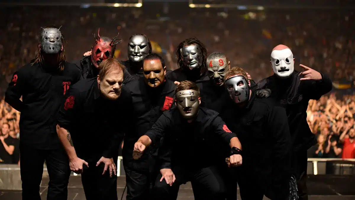 What this means for Slipknot’s lineup and identity — Slipknot’s image has long centered on anonymity and numbered identities. Changes in membership affect the band’s public persona. Lineup shifts can alter live performance dynamics. Merchandise and legacy rights may become contentious.