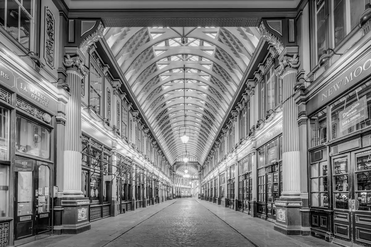 Kontrast mellan Londons och Paris arkitektur under den franska revolutionen