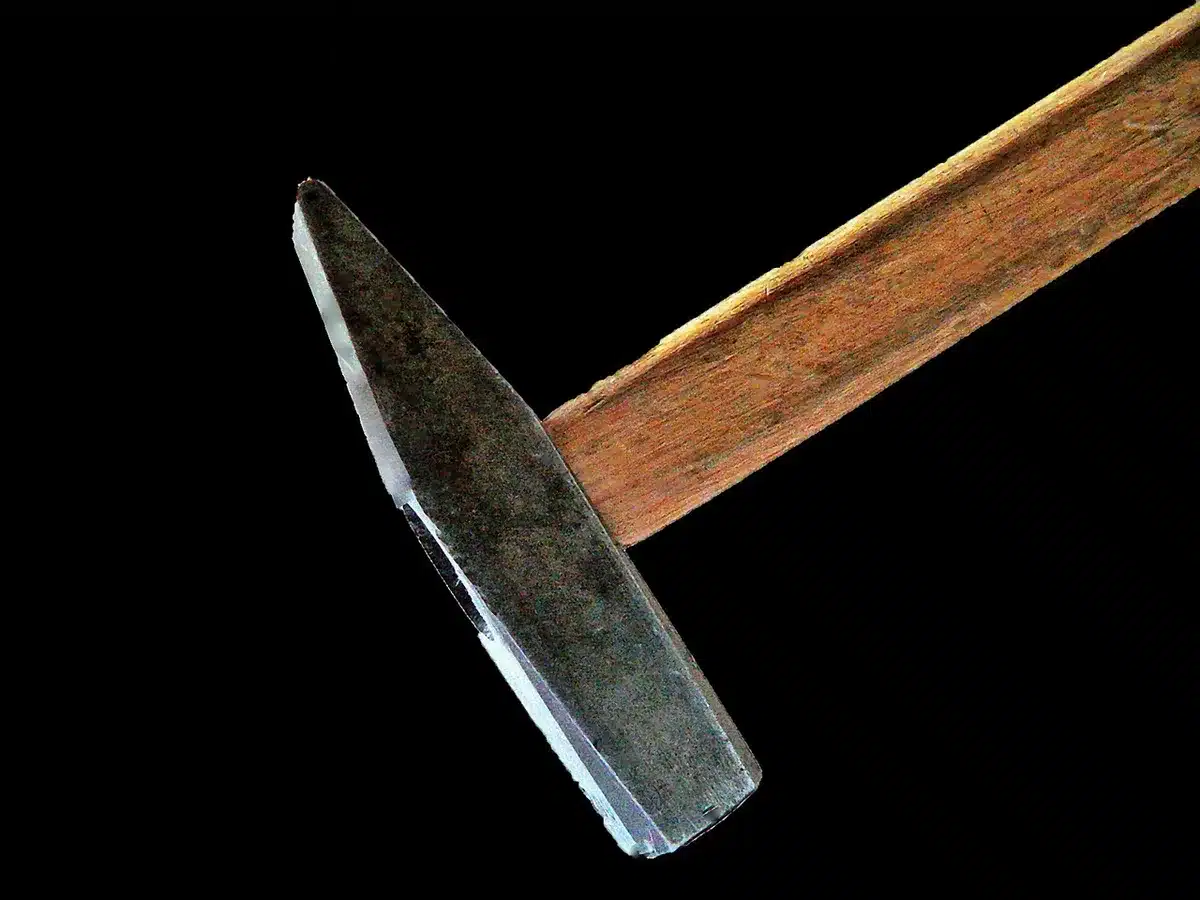 Artifacts and tools used in Indigenous engineering and craft traditions