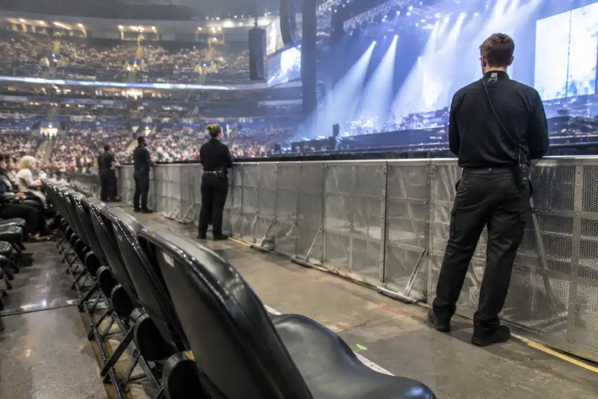 50 Cent bought 200 tickets to rival rapper's show: left front row empty
