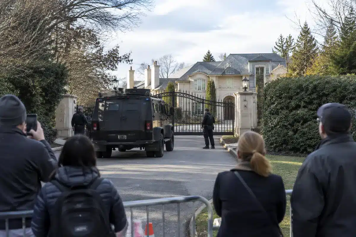 SWAT raids famous rapper's Florida mansion: suspect arrested on attempted murder charges